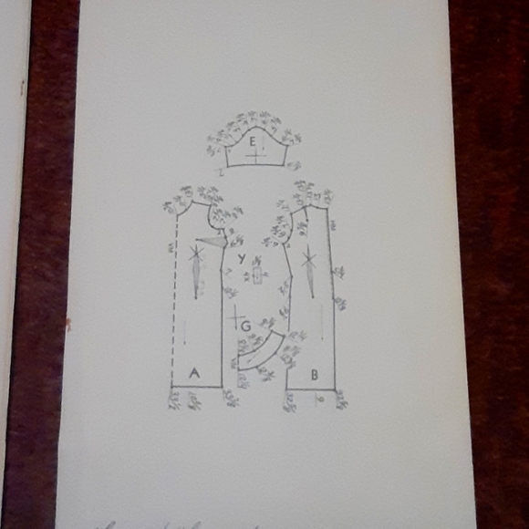 The American Way Vintage Sewing Book/Binder - Picture 6 of 9